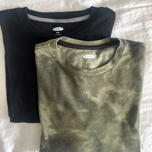 Old navy kids long sleeve t-shirt set of 2 size medium